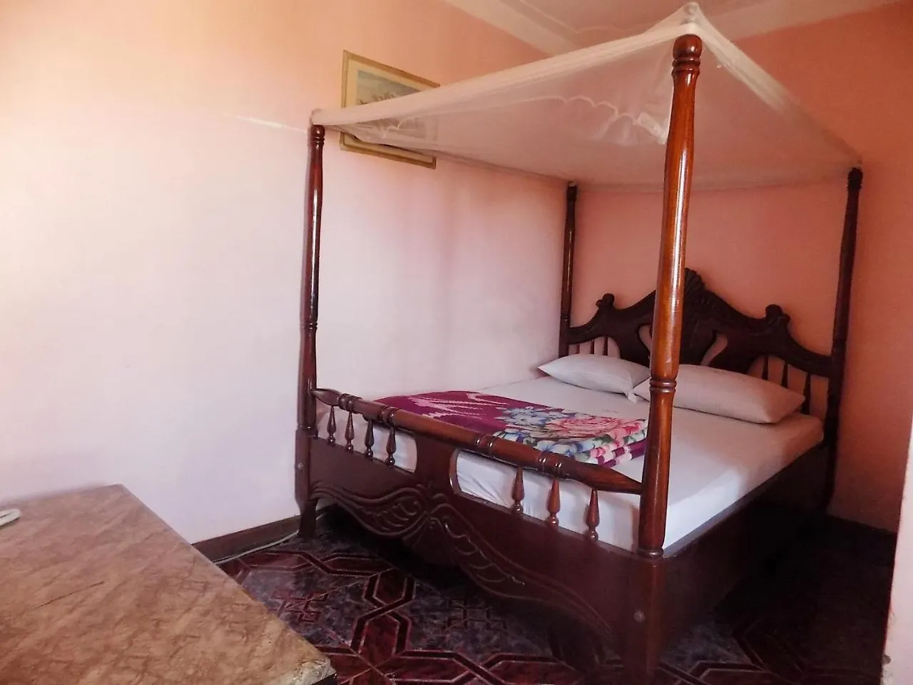 Sydney Hotel Kampala 0*,